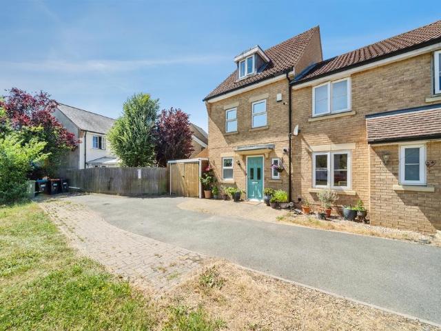4 bedroom semi detached house for sale