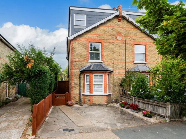 4 bedroom semi detached house for sale