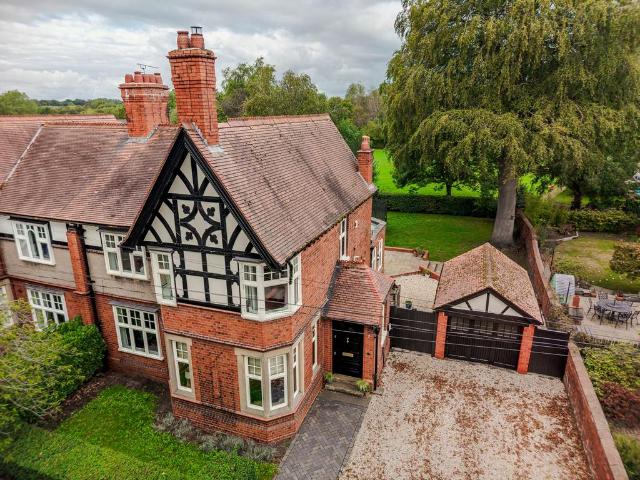 4 bedroom semi detached house for sale