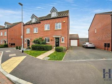 Hampton Evesham - Equipped kitchen, Parking