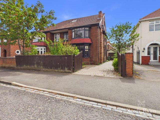 4 bedroom semi detached house for sale