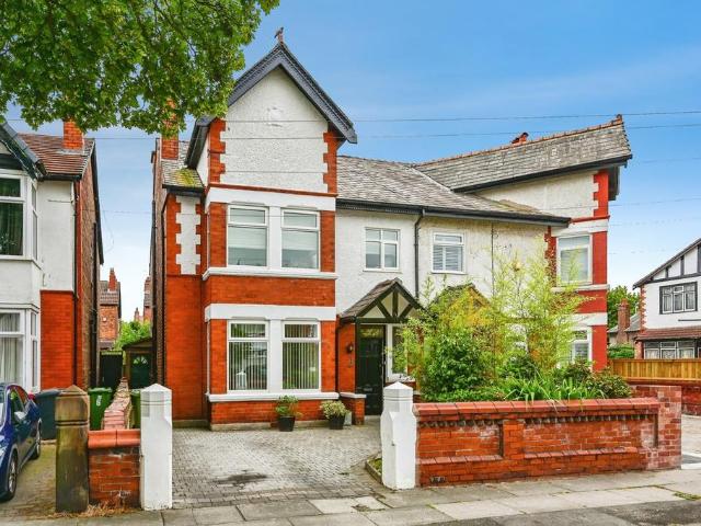 4 bedroom semi detached house for sale
