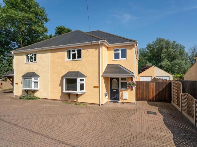 4 bedroom semi detached house for sale