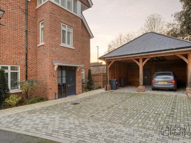 4 bedroom semi detached house for sale