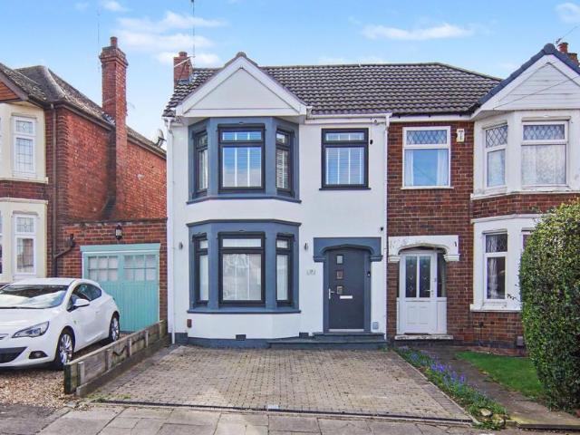 4 bedroom semi detached house for sale