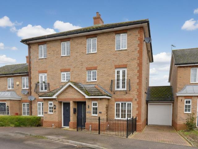 4 bedroom semi detached house for sale