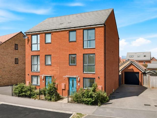4 bedroom semi detached house for sale