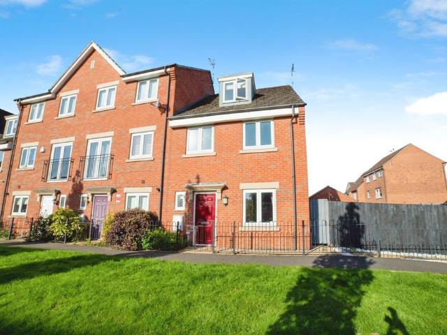 4 bedroom semi detached house for sale