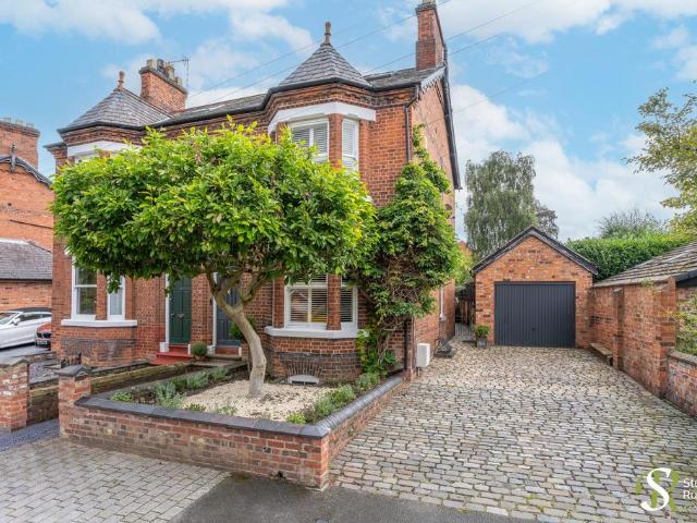 4 bedroom semi detached house for sale