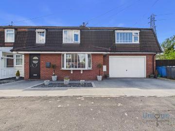 4 bedroom semi detached house for sale