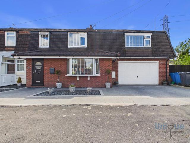 4 bedroom semi detached house for sale