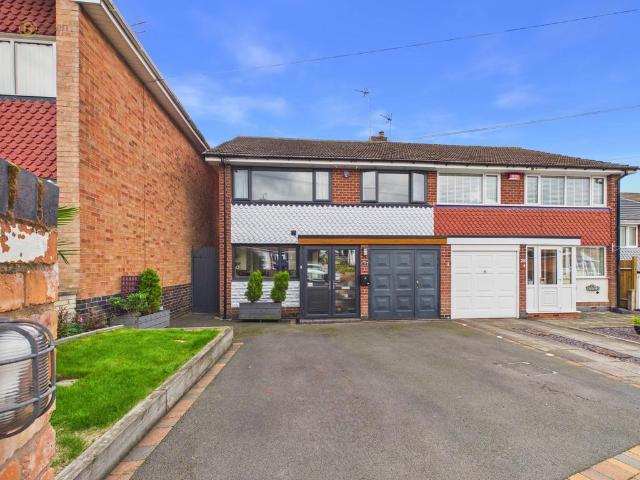 4 bedroom semi detached house for sale