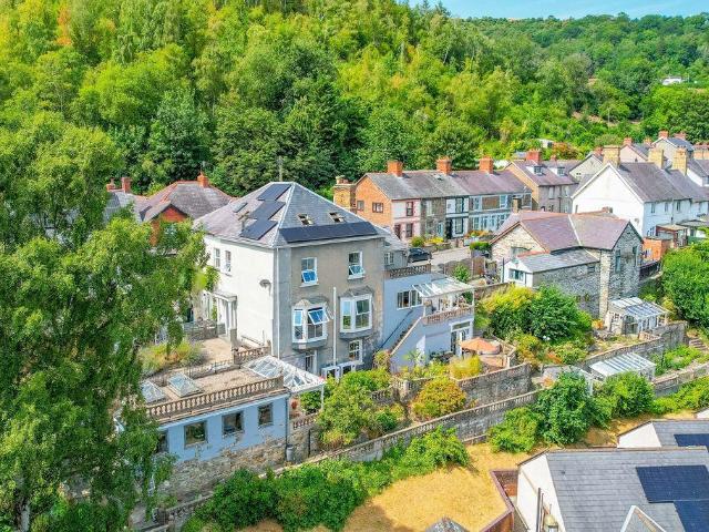 4 bedroom semi detached house for sale