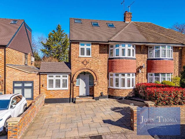4 bedroom semi detached house for sale
