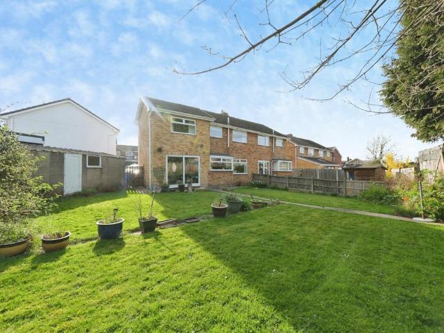 4 bedroom semi detached house for sale