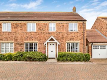 4 bedroom semi detached house for sale
