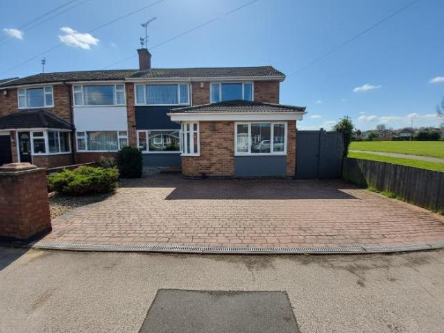 4 bedroom semi detached house for sale