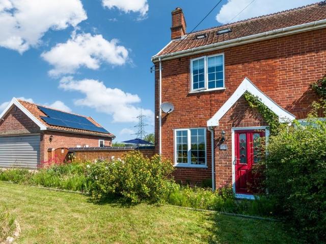 4 bedroom semi detached house for sale