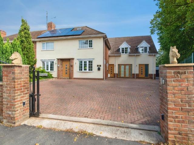 4 bedroom semi detached house for sale