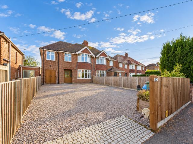 4 bedroom semi detached house for sale
