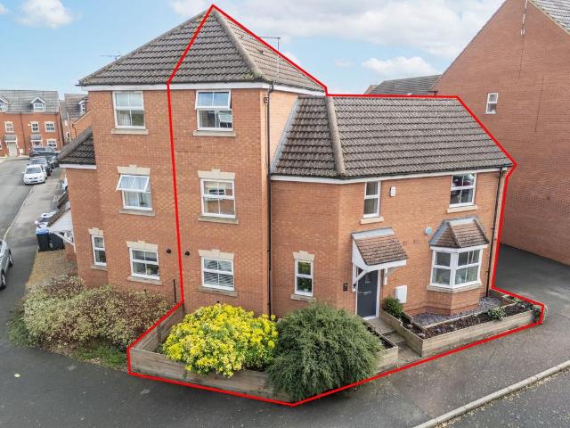 4 bedroom semi detached house for sale