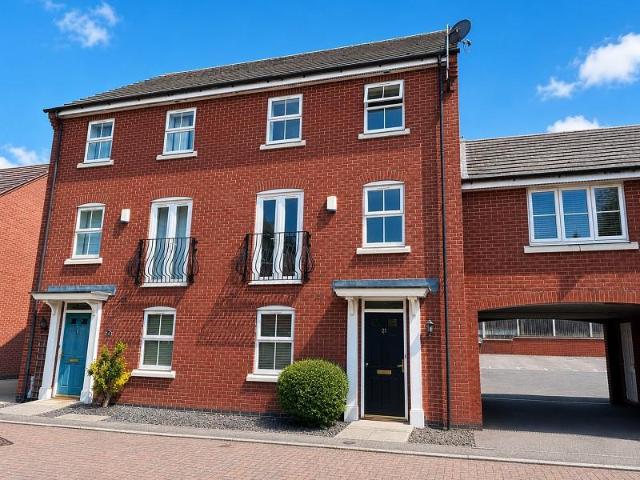 4 bedroom semi detached house for sale