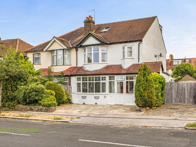 4 bedroom semi detached house for sale