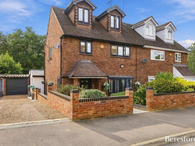 4 bedroom semi detached house for sale