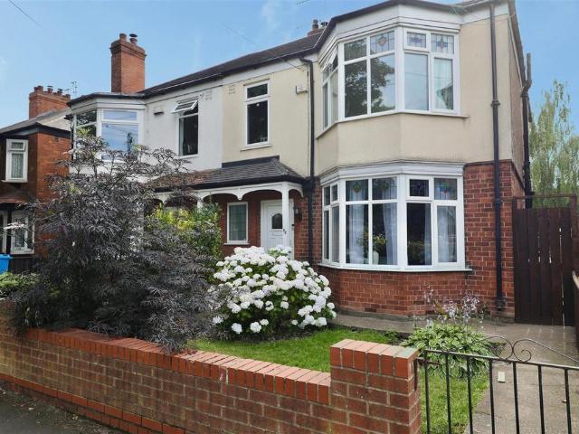 4 bedroom semi detached house for sale