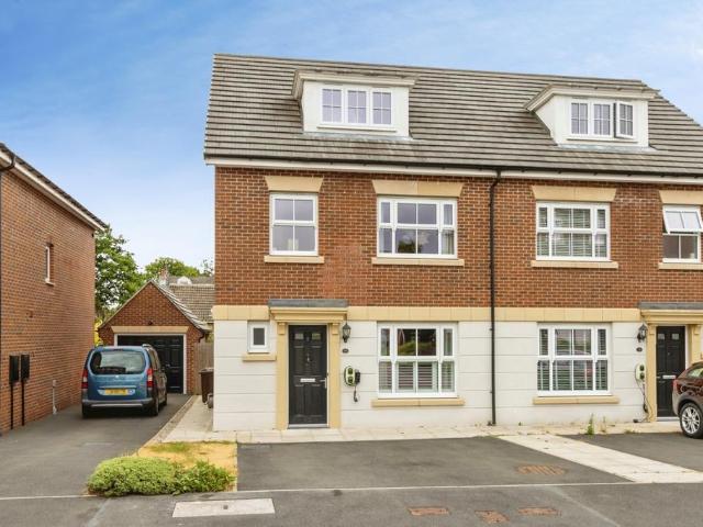 4 bedroom semi detached house for sale