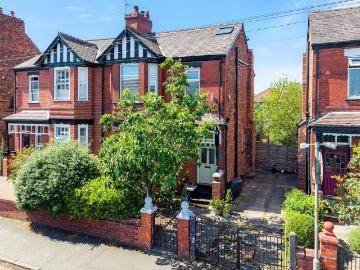 4 bedroom semi detached house for sale