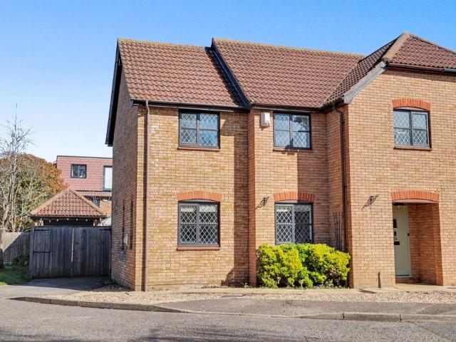 4 bedroom semi detached house for sale