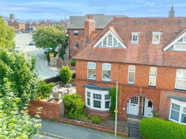 4 bedroom semi detached house for sale