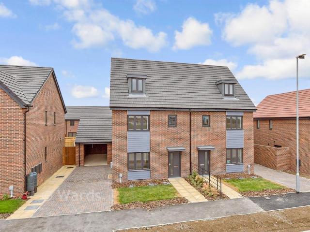 4 bedroom semi detached house for sale