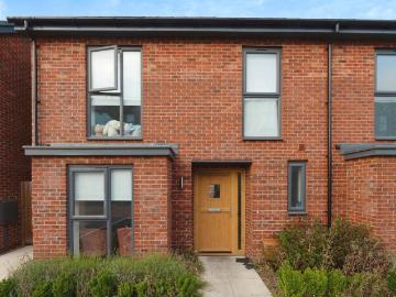 4 bedroom semi detached house for sale