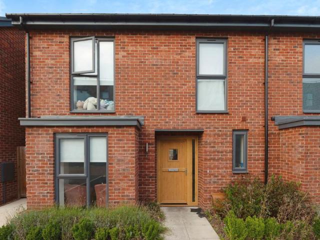 4 bedroom semi detached house for sale
