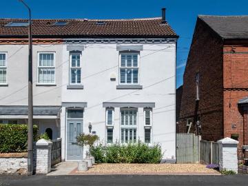 4 bedroom semi detached house for sale