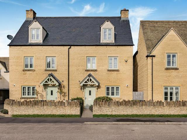 4 bedroom semi detached house for sale
