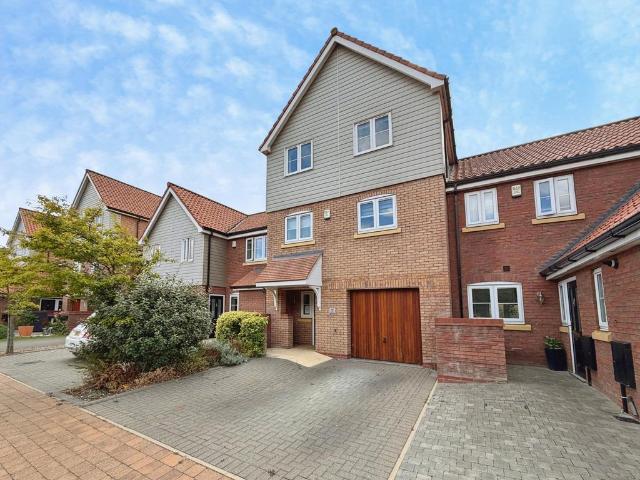 4 bedroom semi detached house for sale