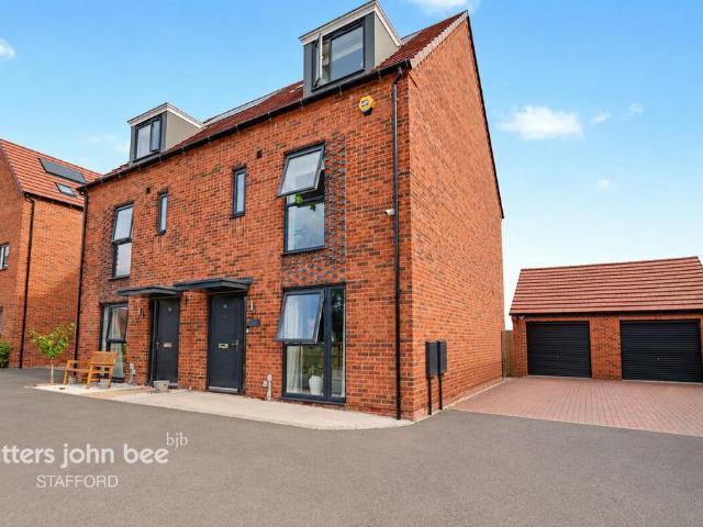 4 bedroom semi detached house for sale