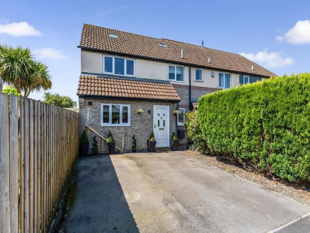4 bedroom semi detached house for sale