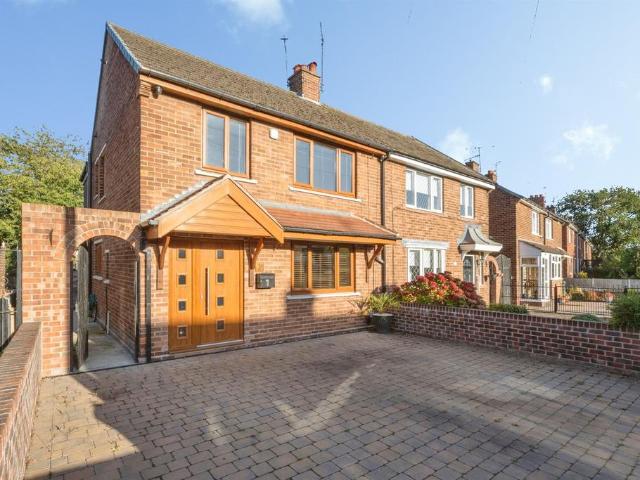 4 bedroom semi detached house for sale