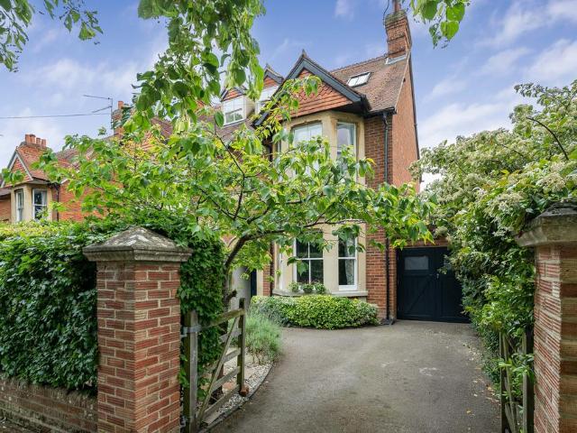 4 bedroom semi detached house for sale