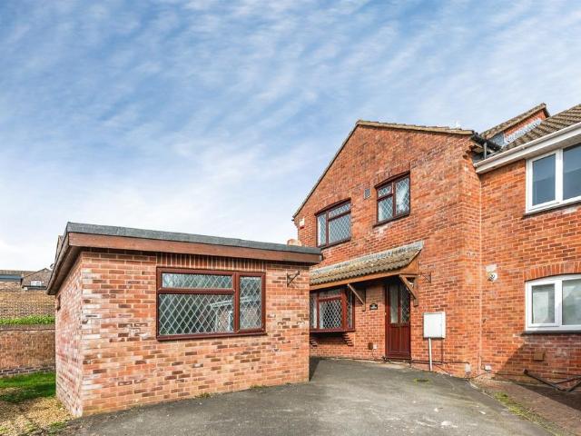 4 bedroom semi detached house for sale