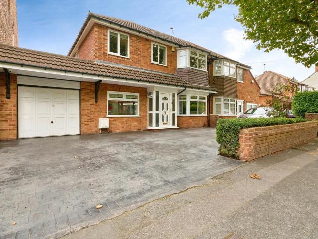 4 bedroom semi detached house for sale