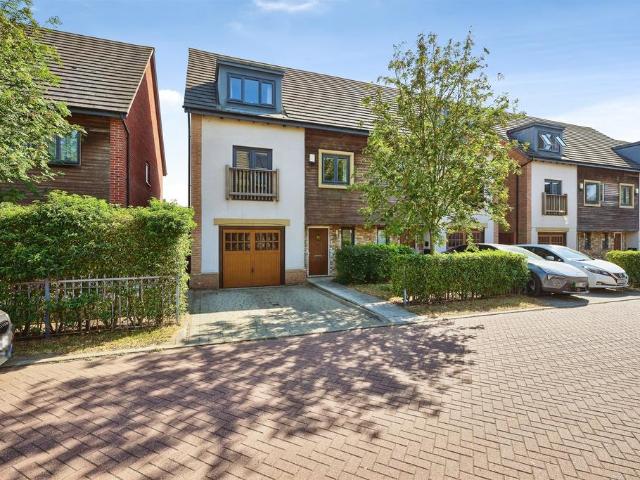 4 bedroom semi detached house for sale