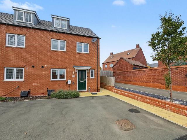 4 bedroom semi detached house for sale