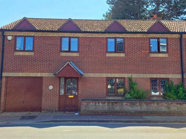 4 bedroom semi detached house for sale
