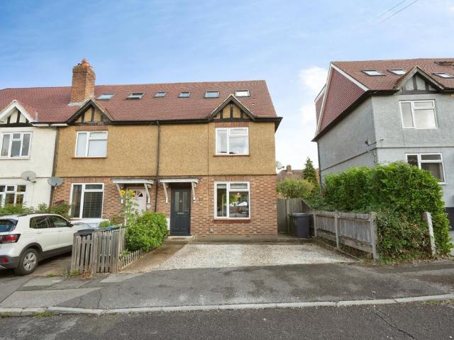 4 bedroom end of terrace house for sale