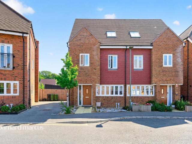 4 bedroom semi detached house for sale
